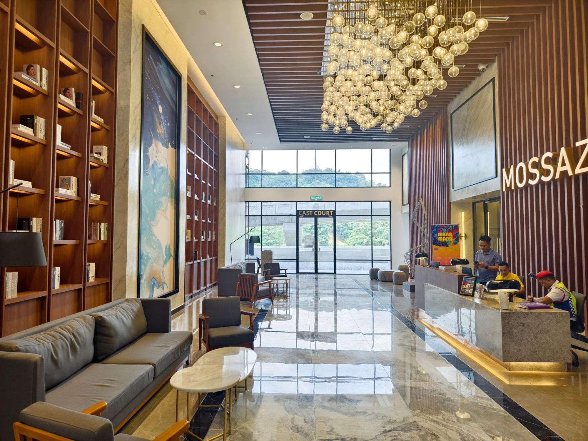 Mossaz Suites Empire City By Starwood Петалинг-Джая Экстерьер фото
